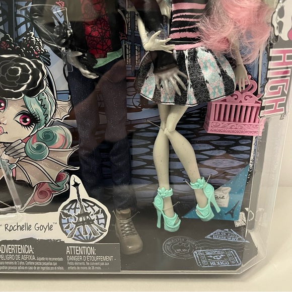 MONSTER HIGH DOLL GARROTT DU ROQUE & ROCHELLE GOYLE LOVE IN SCARIS NRFB - Picture 3 of 11